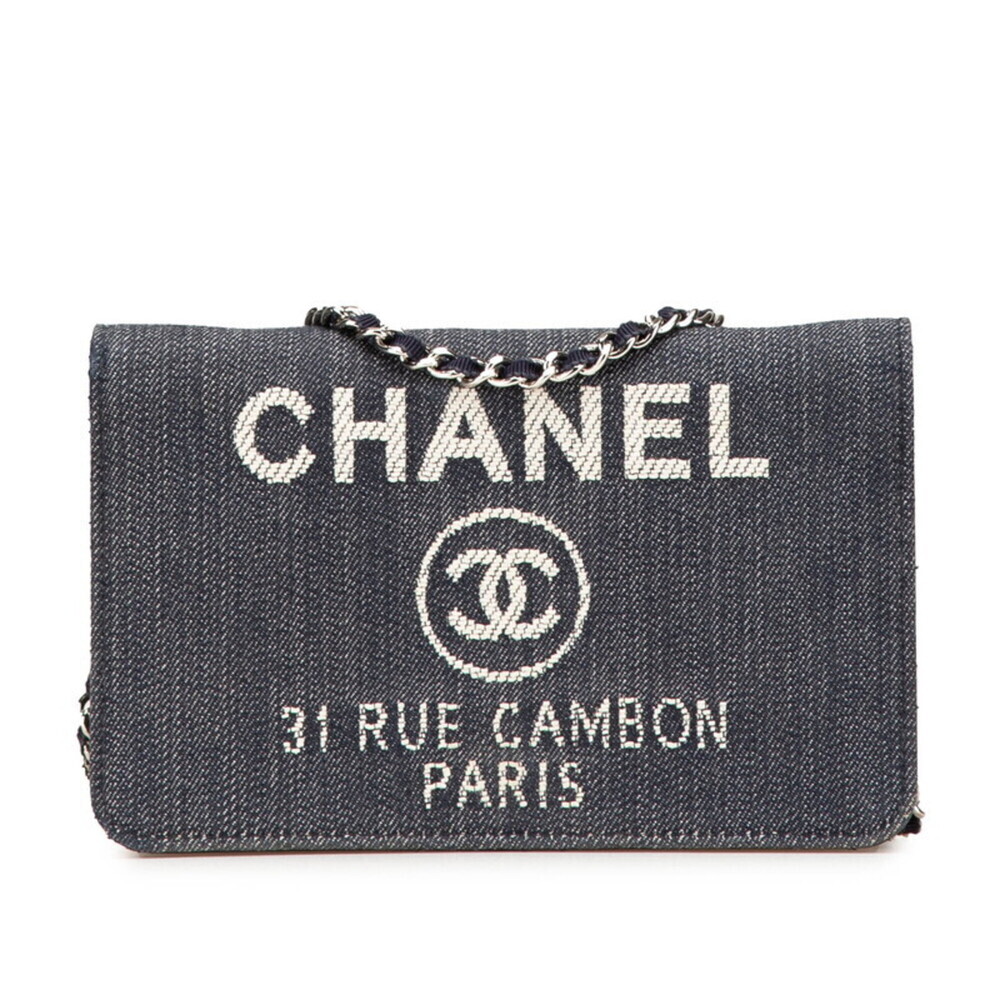 CHANEL White Leather Deauville Wallet